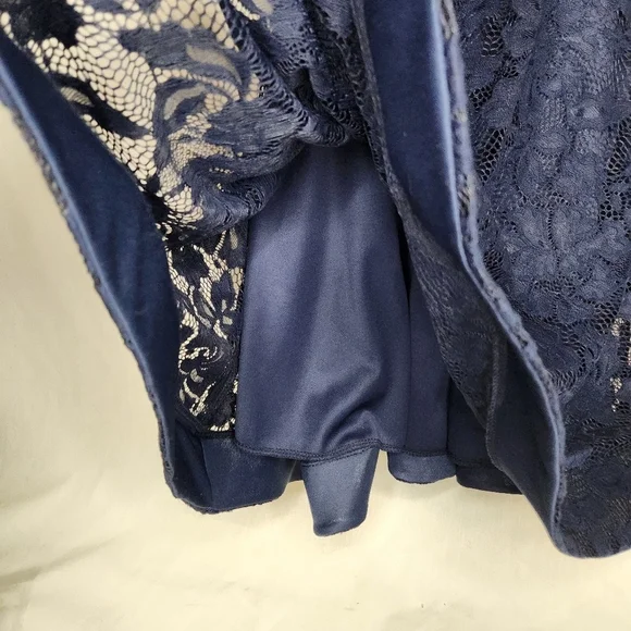 Papya Elegant Navy Lace Dress. Lined. Size M Baby Doll. - Picture 6 of 8